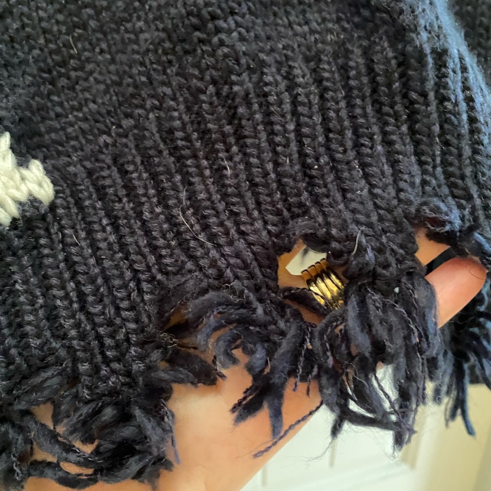 Vici Star Sweater - image 6